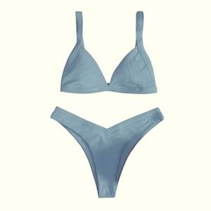 Really cute blue bikini never worn